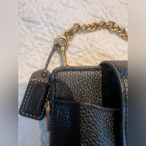Gorgeous Coach Legacy Black 🖤 Pebble Leather Phone Wallet Heavy Duty Curb Chain - Picture 7 of 13